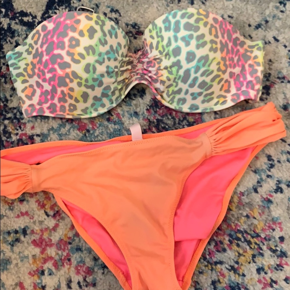 Strapless swimsuit